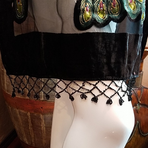 Handmade and handembroided shwal - Picture 4 of 8